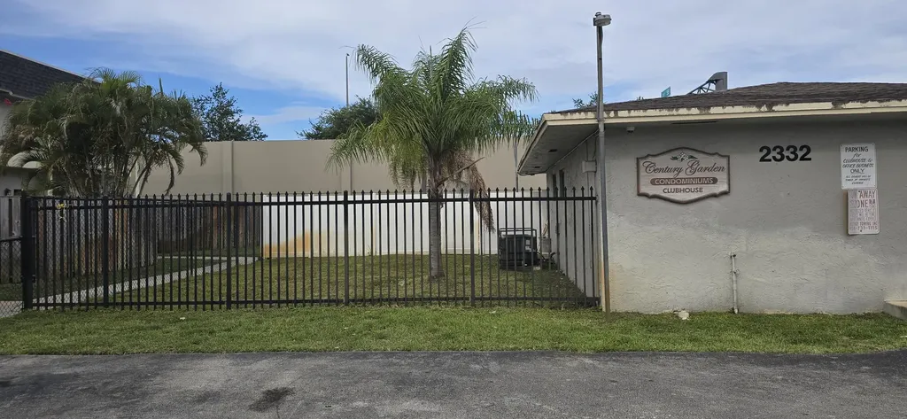 2306 NW 52nd Avenue Lauderhill FL 33313