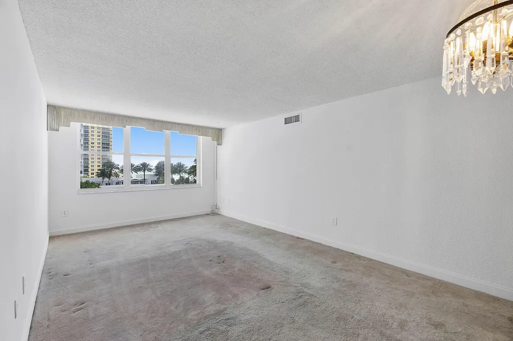 2751 S Ocean Drive Hollywood FL 33019