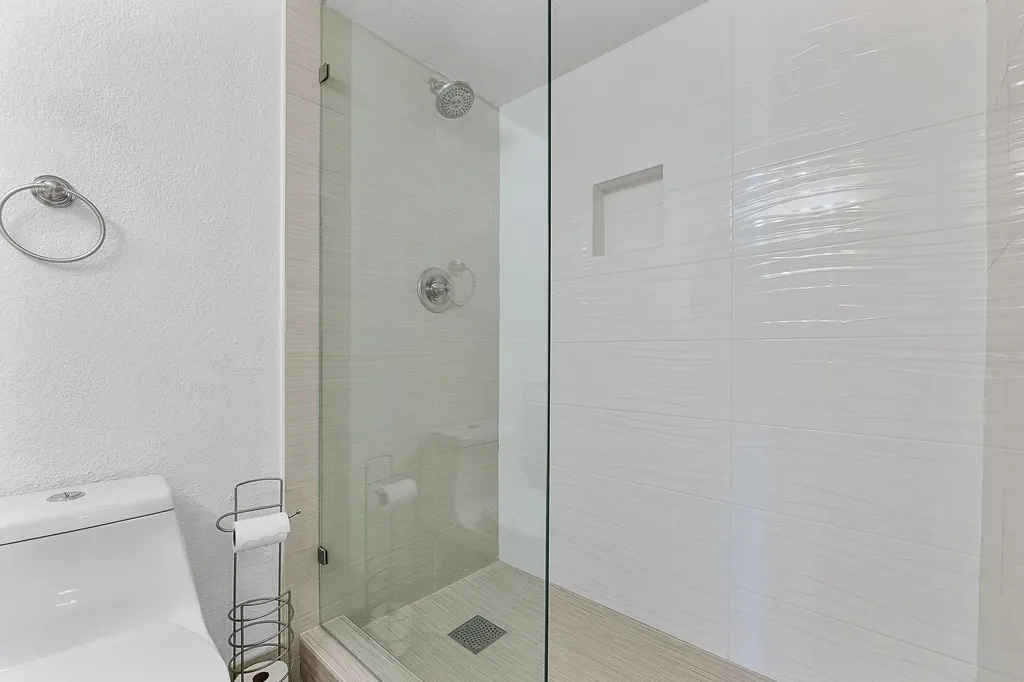 2751 S Ocean Drive Hollywood FL 33019