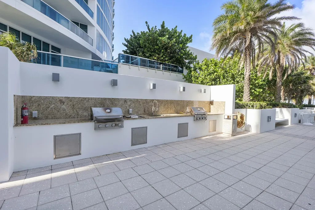 2751 S Ocean Drive Hollywood FL 33019
