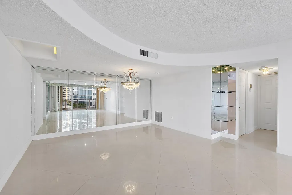 2751 S Ocean Drive Hollywood FL 33019