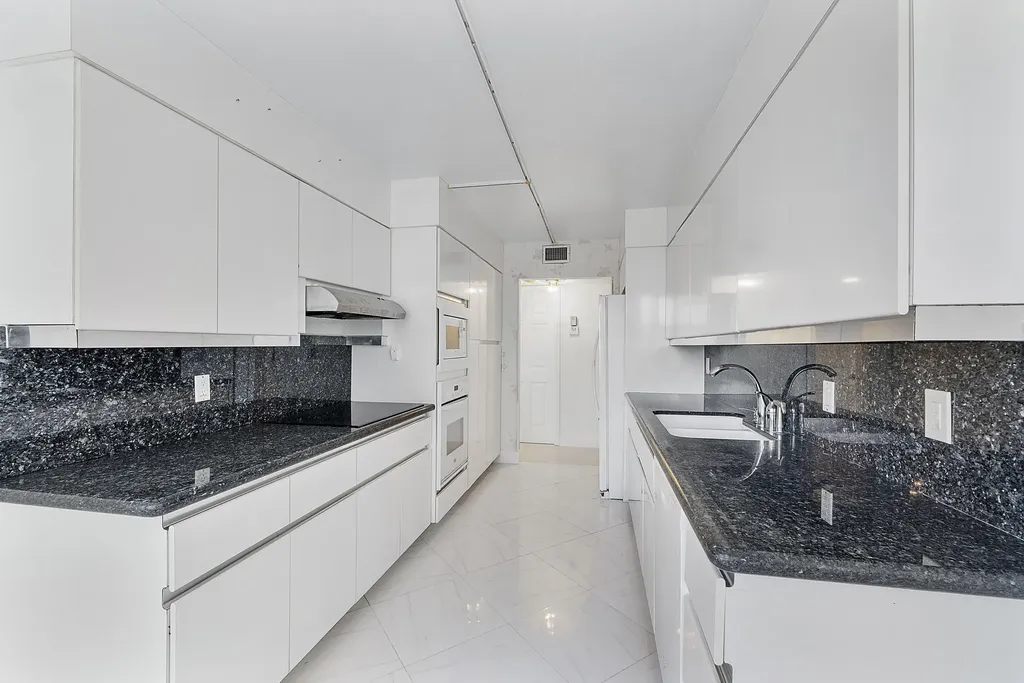 2751 S Ocean Drive Hollywood FL 33019