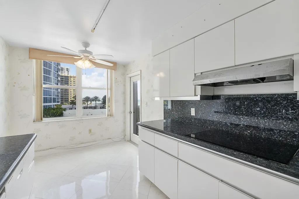2751 S Ocean Drive Hollywood FL 33019
