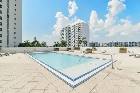 2751 S Ocean Drive Hollywood FL 33019
