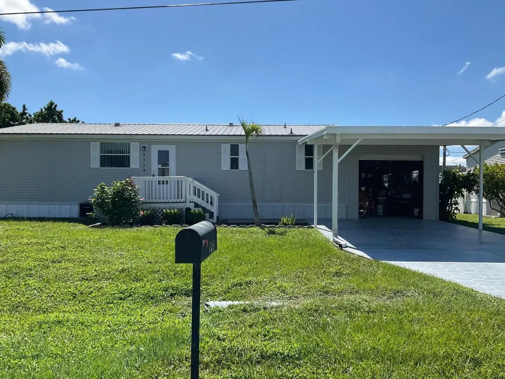 2518 SE 32nd Street Okeechobee FL 34974
