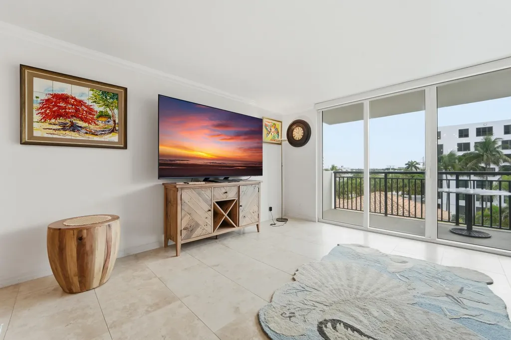 1149 Hillsboro Hillsboro Beach FL 33062