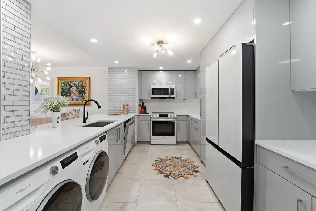 1149 Hillsboro Hillsboro Beach FL 33062