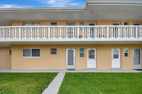 2121 NE 1st Court Boynton Beach FL 33435