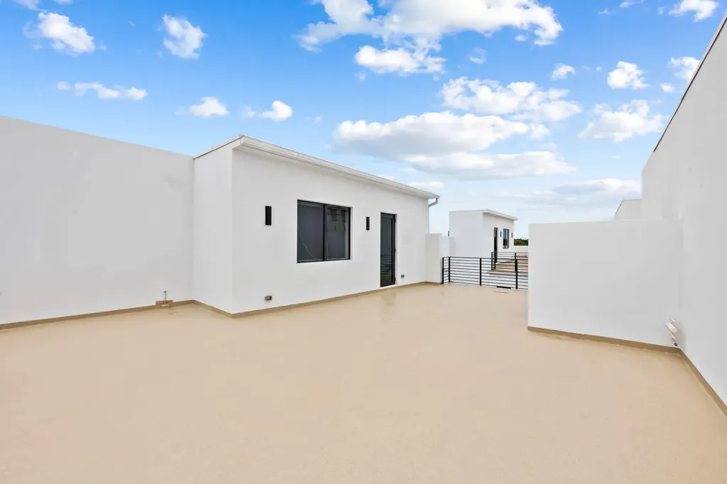818 NE 2nd Street Fort Lauderdale FL 33301
