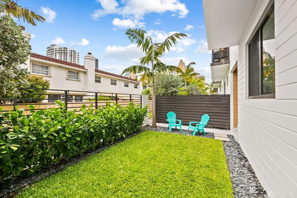 818 NE 2nd Street Fort Lauderdale FL 33301