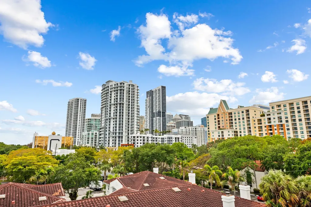 818 NE 2nd Street Fort Lauderdale FL 33301