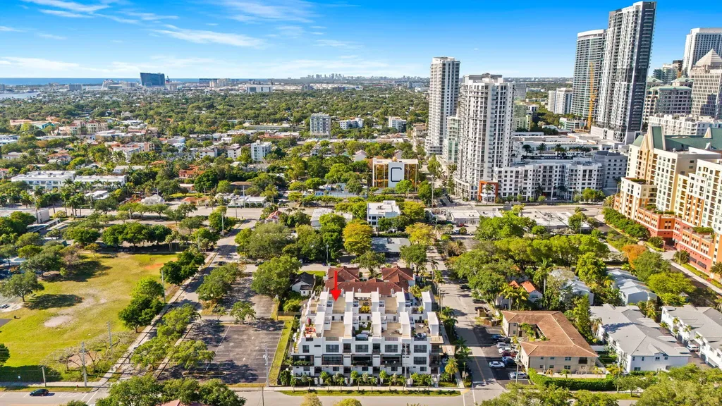818 NE 2nd Street Fort Lauderdale FL 33301