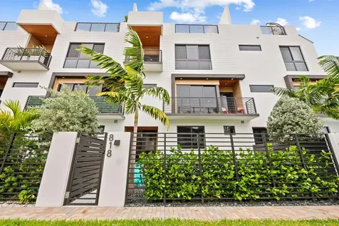 818 NE 2nd Street Fort Lauderdale FL 33301