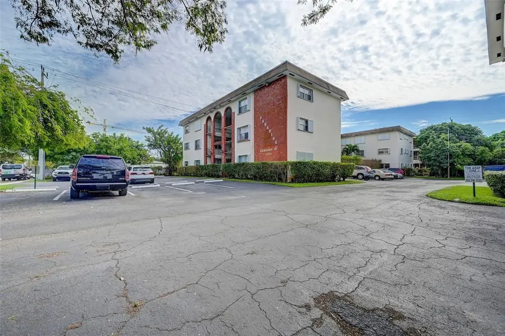 2200 Taylor Street Hollywood FL 33020