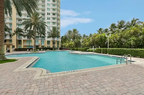 1755 E Hallandale Beach Boulevard Hallandale Beach FL 33009