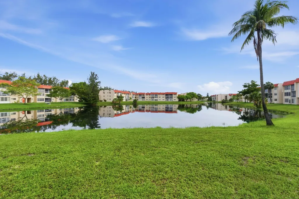2651 E Sunrise Lakes Drive E Sunrise FL 33322