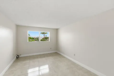2651 E Sunrise Lakes Drive E Sunrise FL 33322