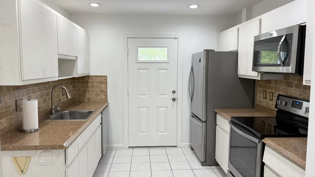 879 NE 195th Street Miami FL 33179