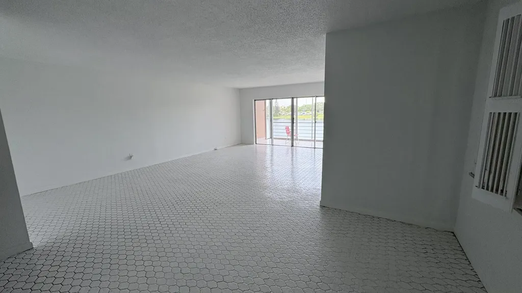 879 NE 195th Street Miami FL 33179