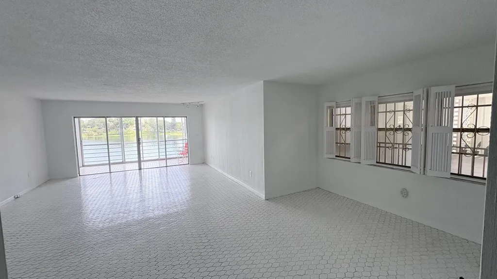 879 NE 195th Street Miami FL 33179