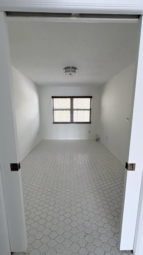 879 NE 195th Street Miami FL 33179