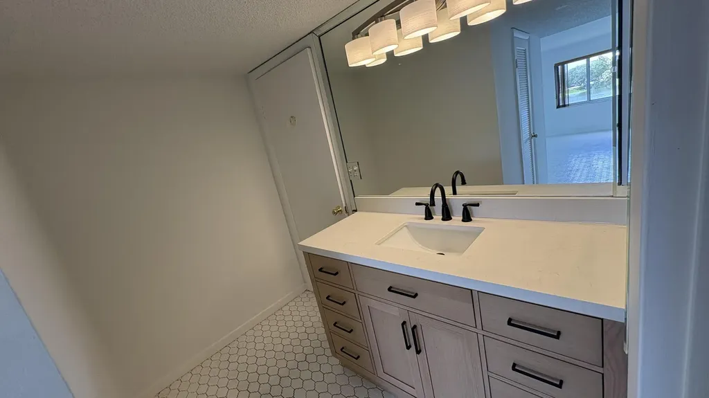 879 NE 195th Street Miami FL 33179