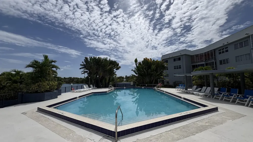 879 NE 195th Street Miami FL 33179