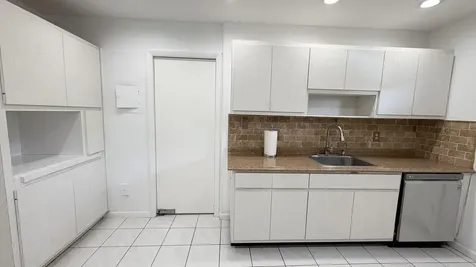 879 NE 195th Street Miami FL 33179