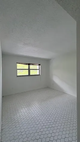 879 NE 195th Street Miami FL 33179