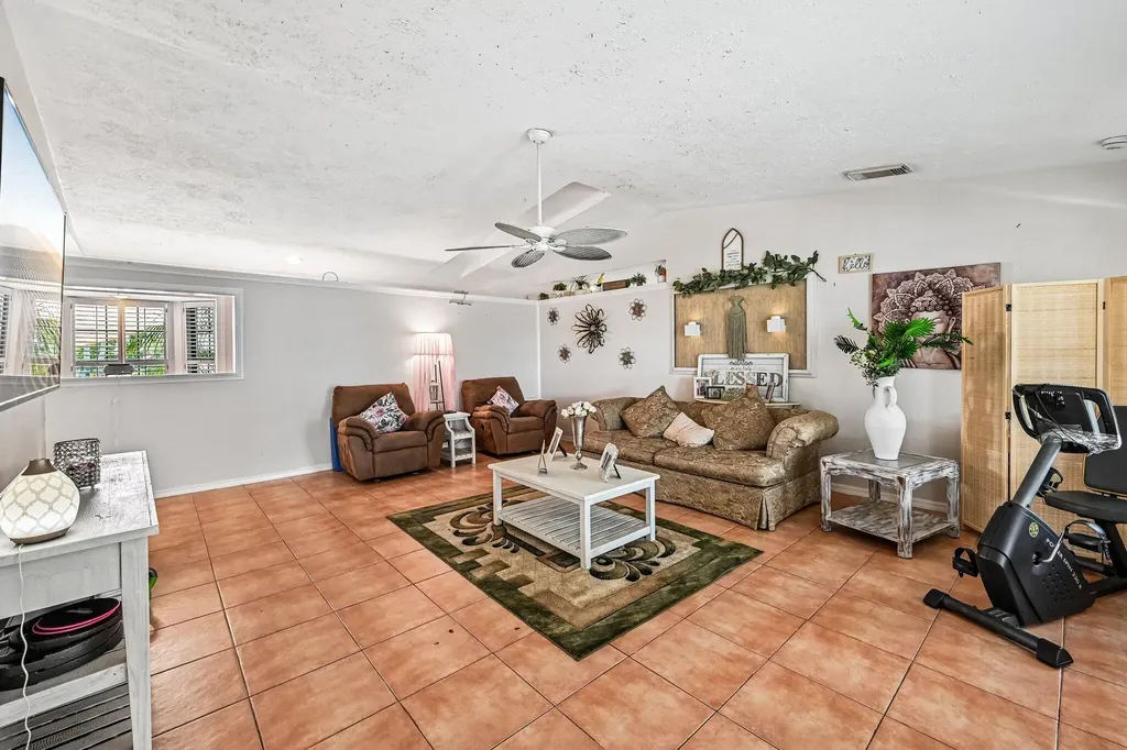 2457 SW Mercer Street Port St Lucie FL 34984