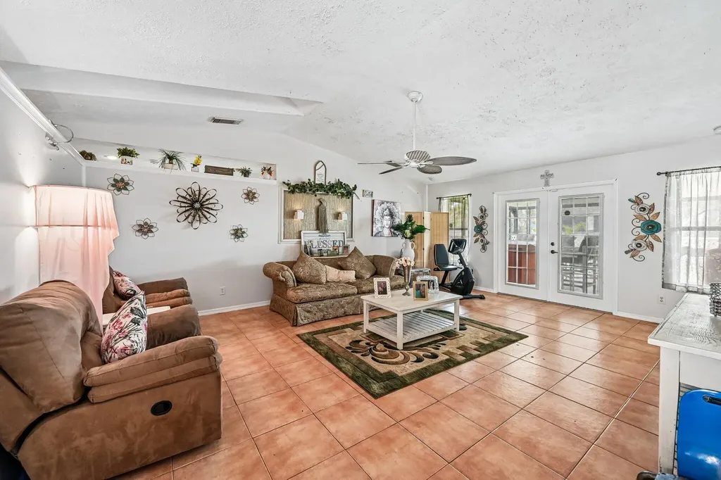 2457 SW Mercer Street Port St Lucie FL 34984