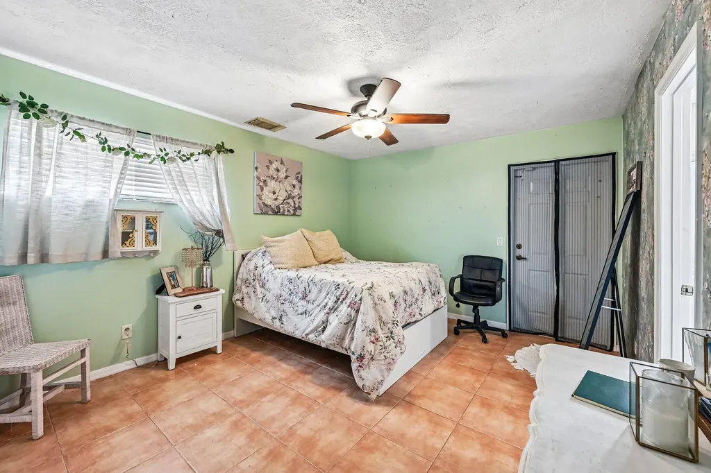 2457 SW Mercer Street Port St Lucie FL 34984