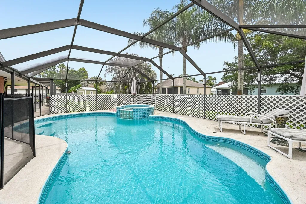 2457 SW Mercer Street Port St Lucie FL 34984