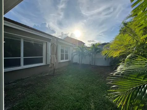 18750 Caspian Circle Boca Raton FL 33496