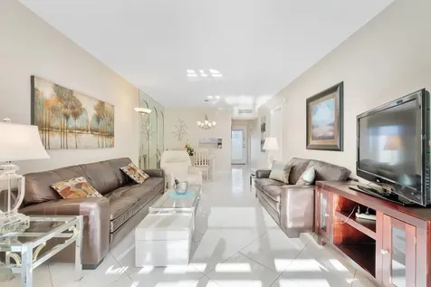 2900 NW 47th Terrace Lauderdale Lakes FL 33313