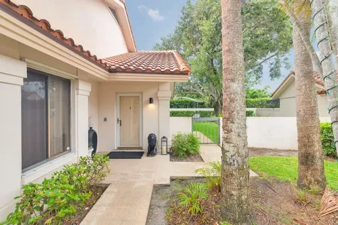2614 Mohawk Circle West Palm Beach FL 33409