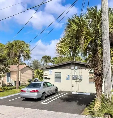 907 5th Street West Palm Beach FL 33401