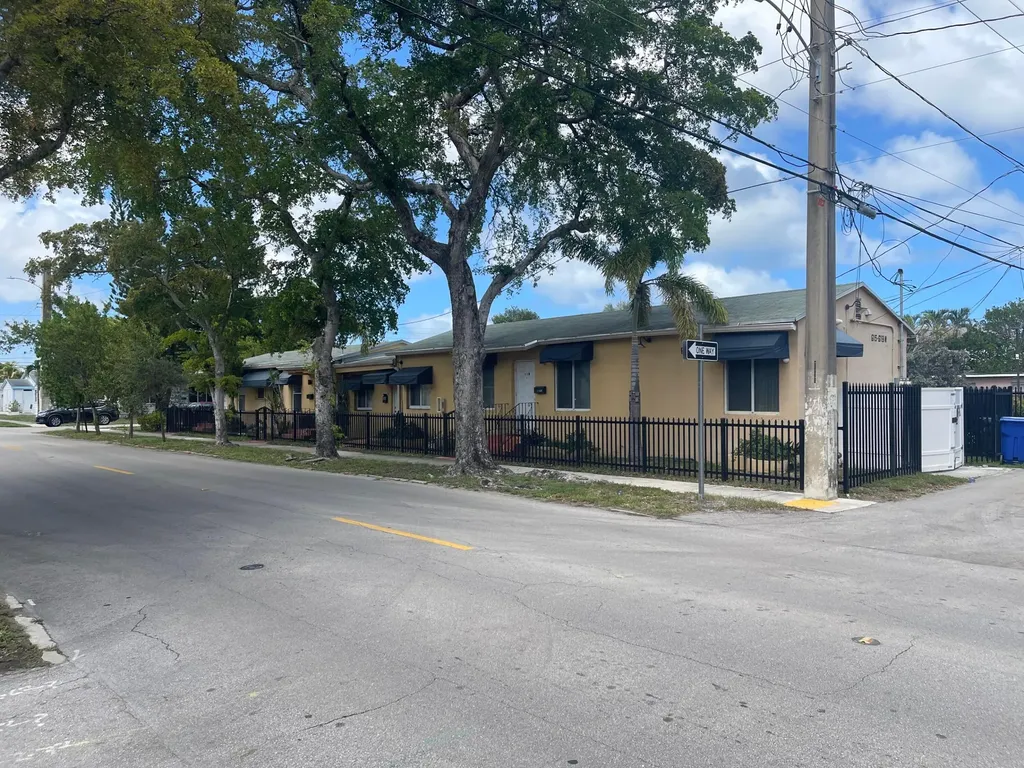 615 N 20th Avenue Hollywood FL 33020