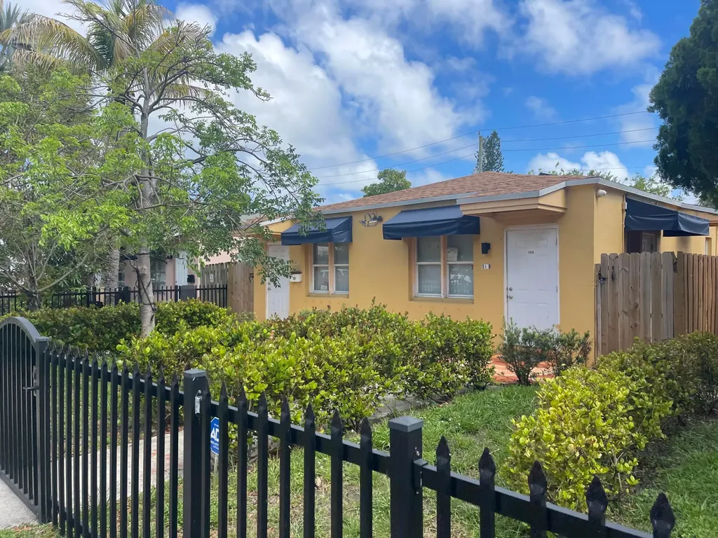 615 N 20th Avenue Hollywood FL 33020