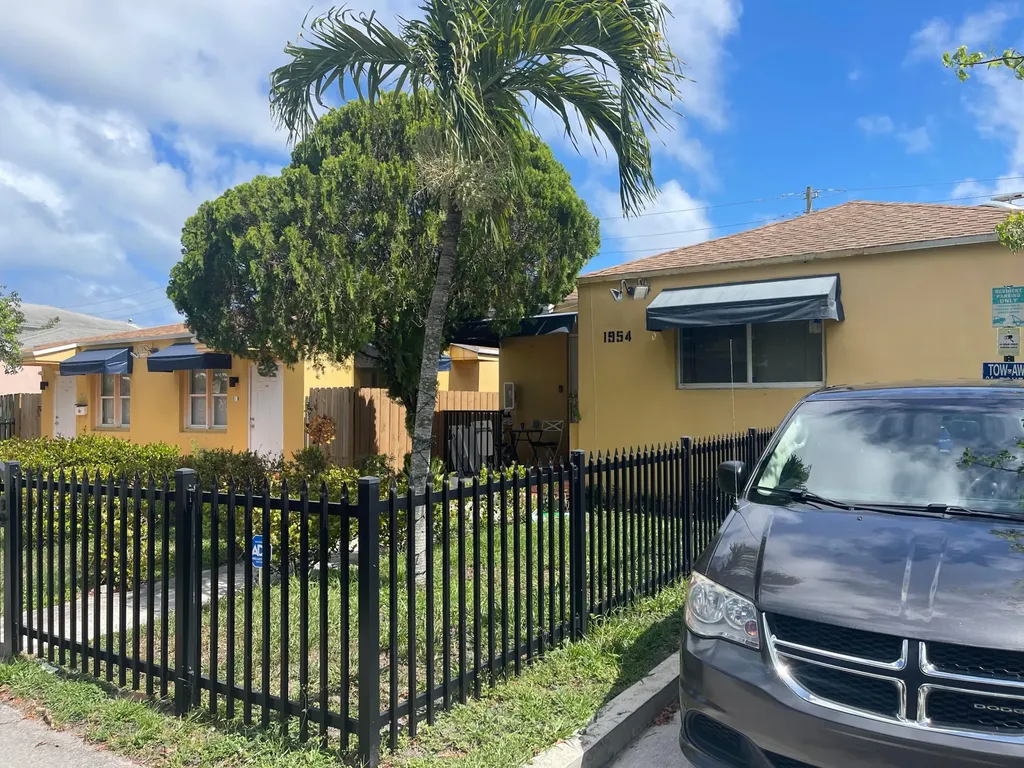 615 N 20th Avenue Hollywood FL 33020