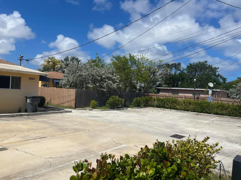 615 N 20th Avenue Hollywood FL 33020