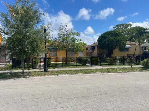 615 N 20th Avenue Hollywood FL 33020