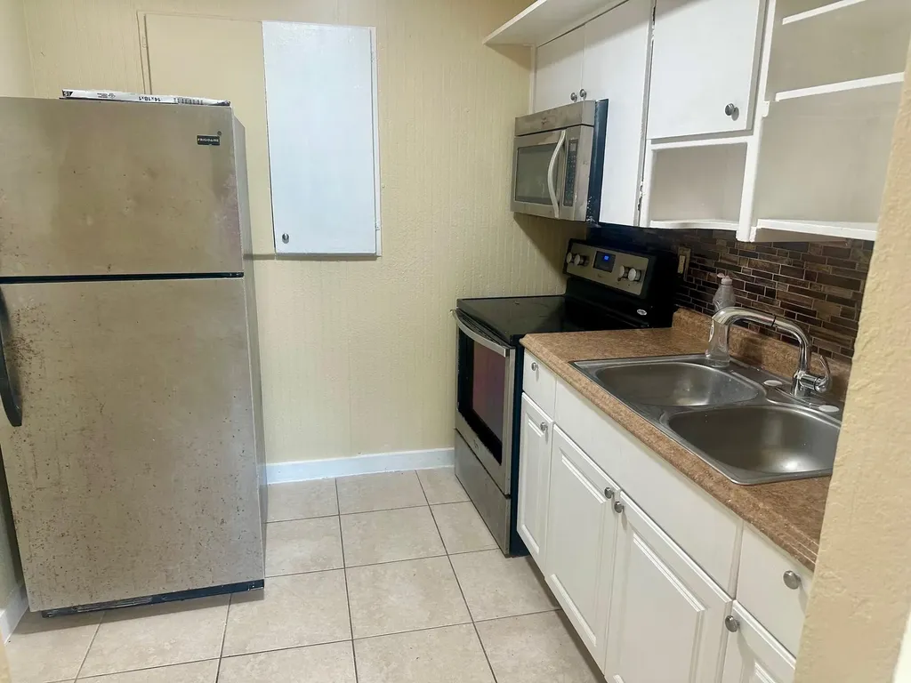 1521 N 59th Terrace Hollywood FL 33021