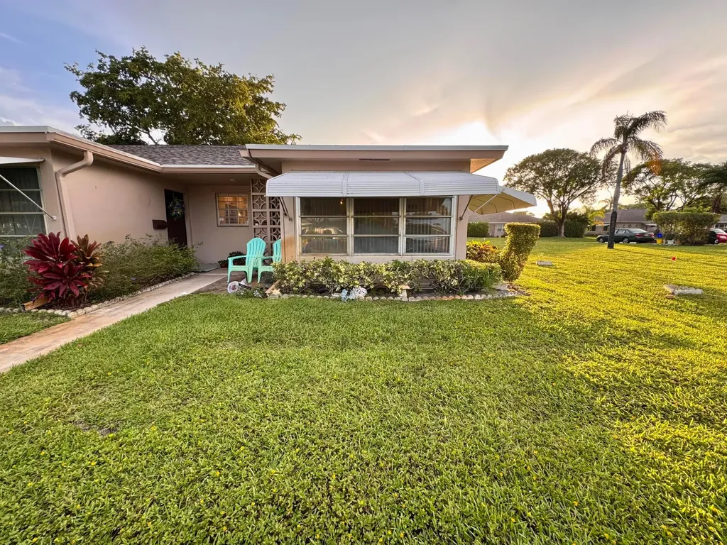 1252 W Club Drive Drive W Delray Beach FL 33445