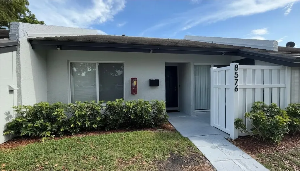 8576 NW 32nd Street Coral Springs FL 33065
