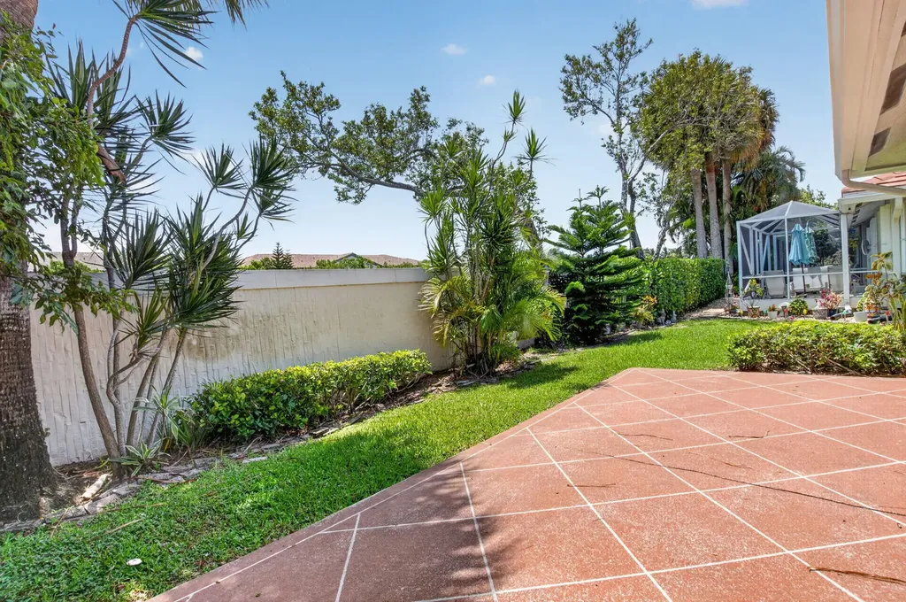 5582 Royal Lake Circle Boynton Beach FL 33437