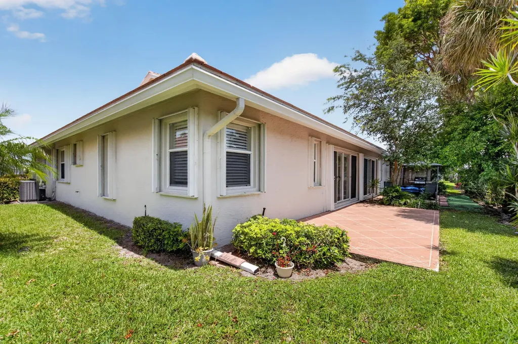 5582 Royal Lake Circle Boynton Beach FL 33437