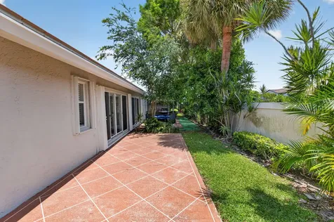 5582 Royal Lake Circle Boynton Beach FL 33437