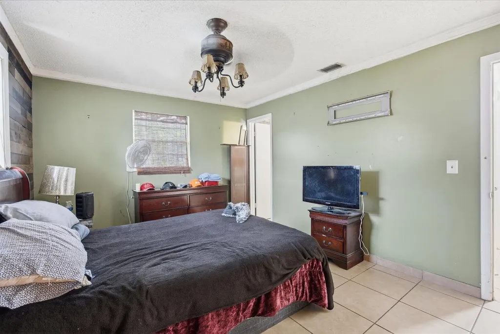 325 NW Dearman Street Port St Lucie FL 34983
