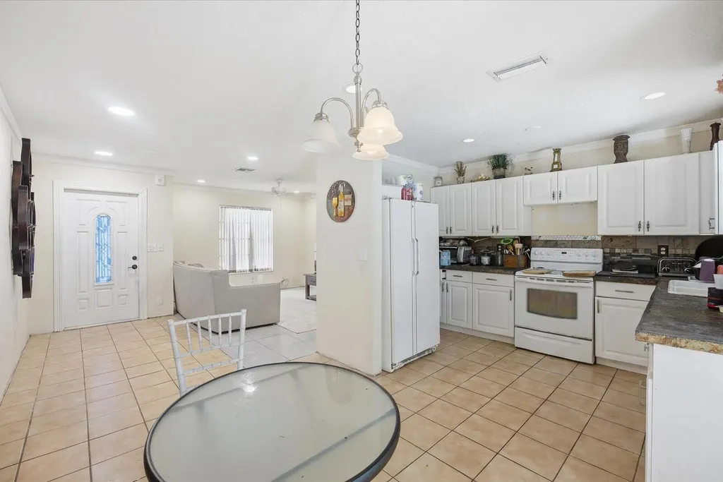 325 NW Dearman Street Port St Lucie FL 34983